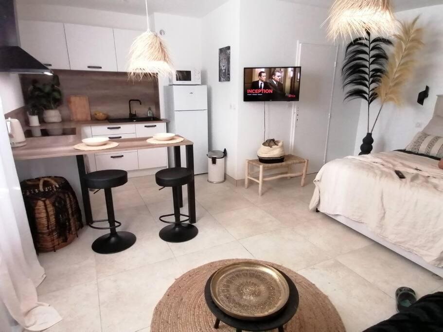 Superbe Studio Ethnique Apartment Hyères Exterior foto